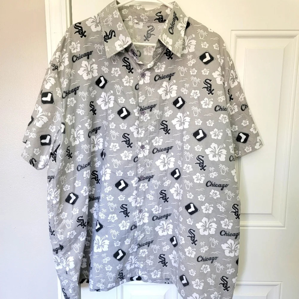 Chicago White Sox Beggars Pizza Game Day Giveaway Short Sleeve Button Shirt XL
